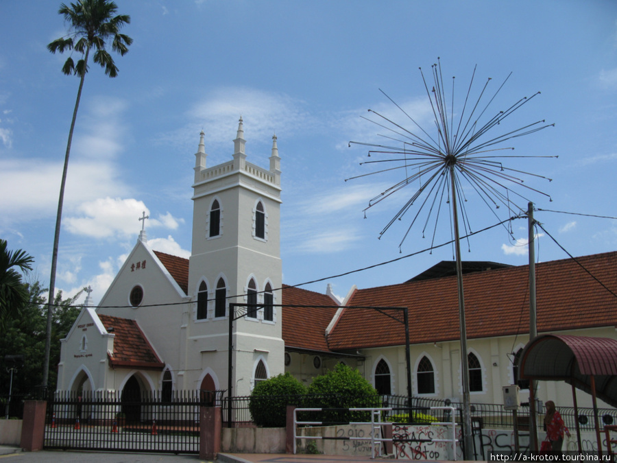 Много религий. Вот христанский собор Серембан, Малайзия