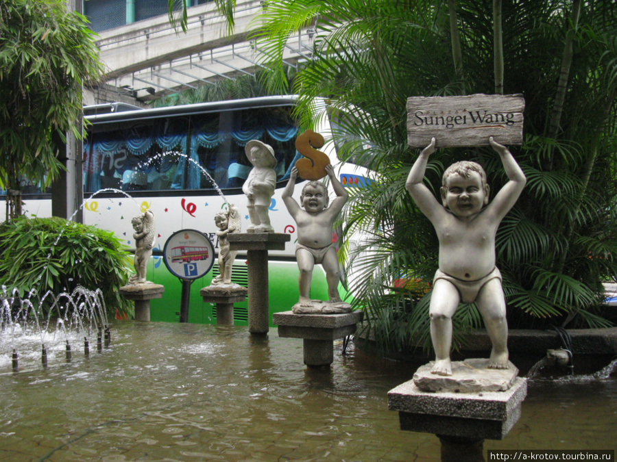 Статуи писающих и прочих детей Куала-Лумпур, Малайзия