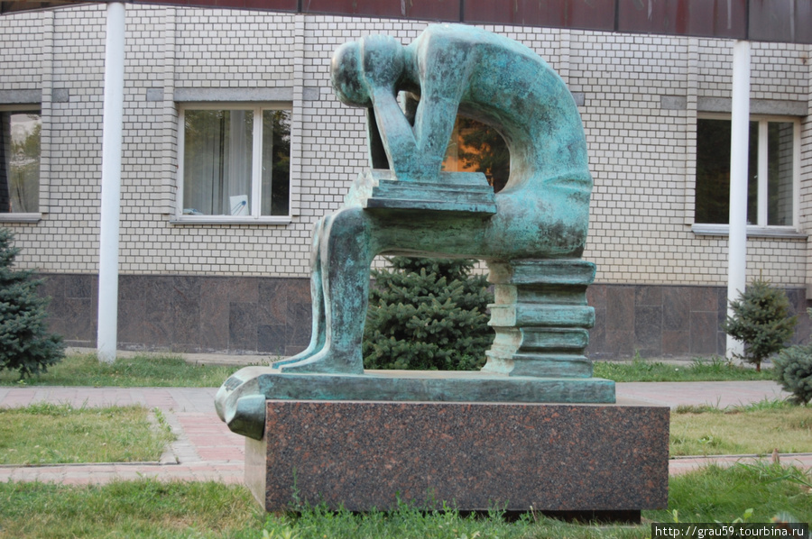 Памятник студенту Саратов, Россия