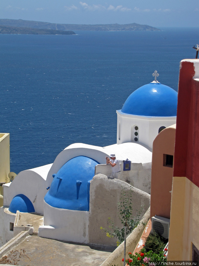 Первые голубые купола... Нравится... Ия, остров Санторини, Греция
