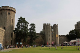 слева Guy Tower, прямо — Gatehouse, справа кусочек Caesar Tower