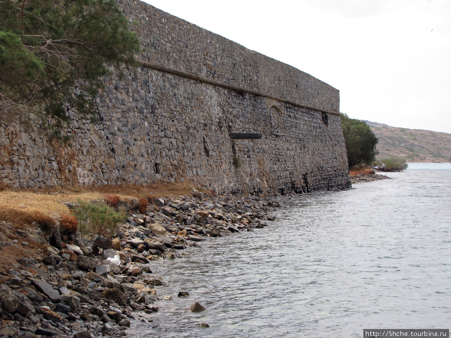 Спинолонга — остров-крепость на входе в залив Мирабелла Спиналонга остров, Греция