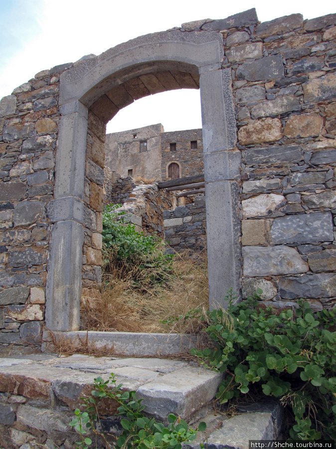 Спинолонга — остров-крепость на входе в залив Мирабелла Спиналонга остров, Греция