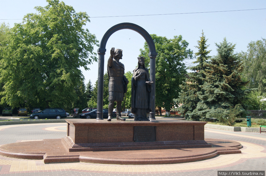 Памятник князю Володимеру и его княгине Кобрин, Беларусь