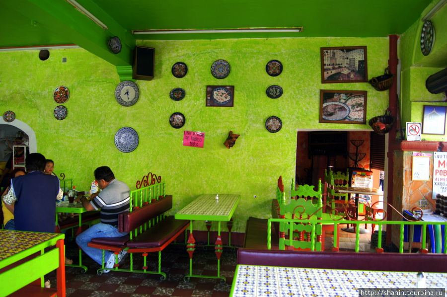 В ресторане Пуэбла, Мексика