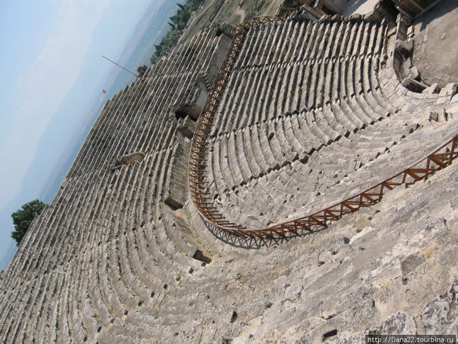 Античный театр Памуккале (Иерополь античный город), Турция