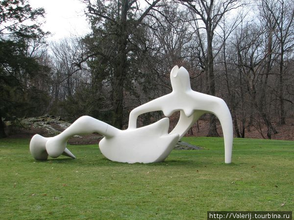 Скульптурные формы в два человеческих роста Нью-Йорк, CША