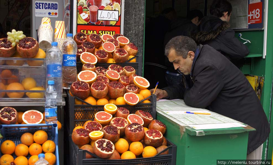 Гранаты и грейпфруты для сока Стамбул, Турция