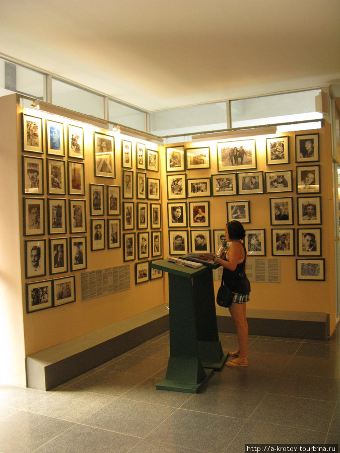 Журналисты, погибшие во время войны.
Их фотографии выставлены в музее Хошимин, Вьетнам