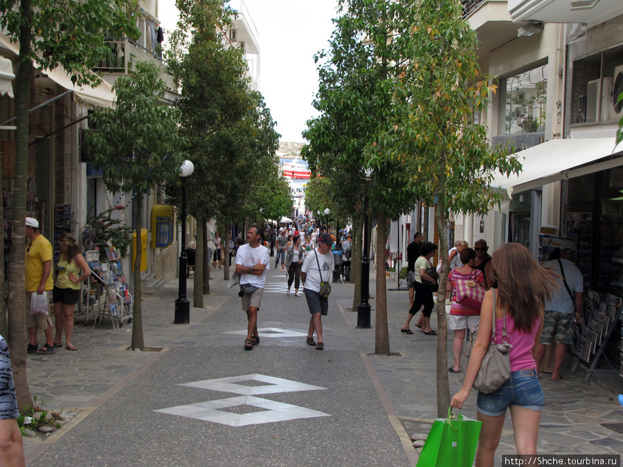 Местный Арбат — улица 28 октября Агиос-Николаос, Греция