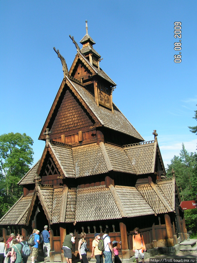 Знаменитая деревянная церковь Осло, Норвегия