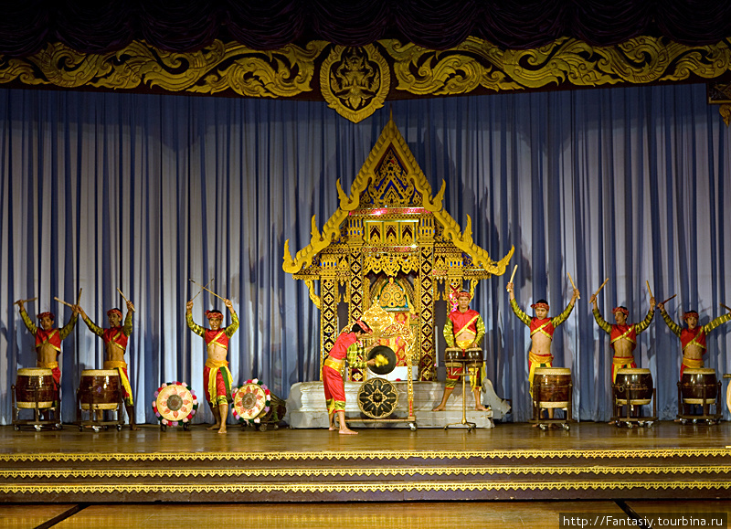 Тайские представления и танцы Паттайя, Таиланд