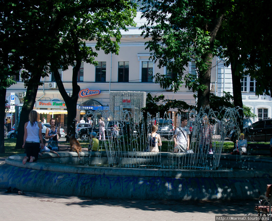 Фонтан на месте памятника Оранжевой революции Киев, Украина