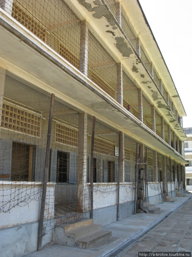 Тюрьма — бывшее училище Пномпень, Камбоджа