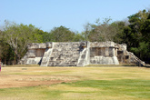 Храм у пирамиды Кукулькана