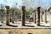 Руины колонн