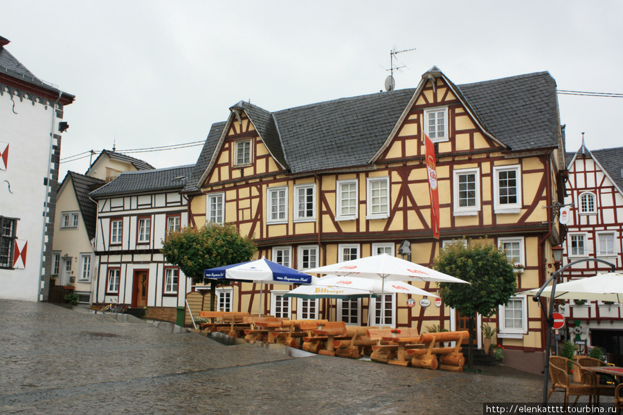 Самый пестрый городок Рейна Кёльн, Германия