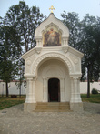 Суздаль. Спасо-Ефимьевский монастырь. Памятник-часовня.