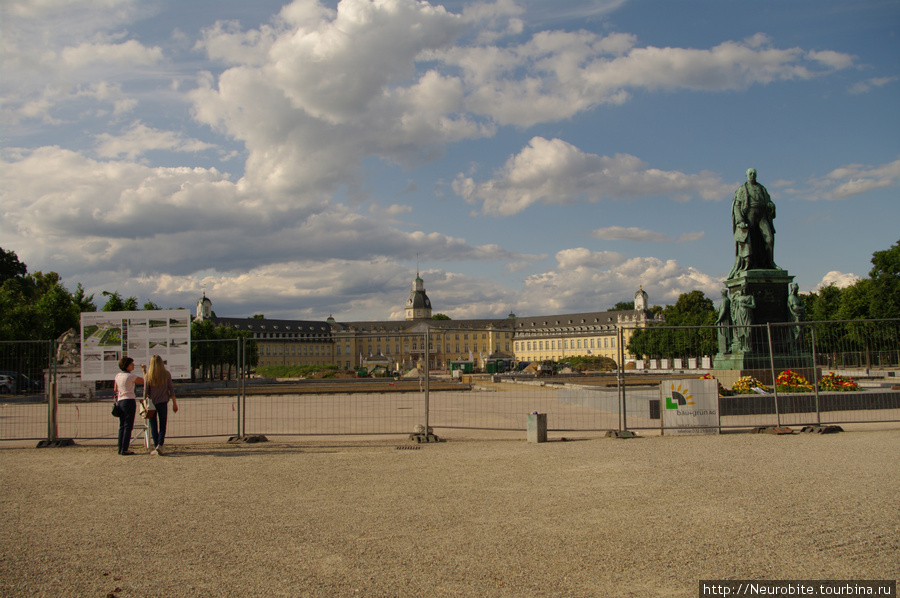 Дворец Карлсруэ и его парк: теперь здесь отдыхают горожане Карлсруэ, Германия