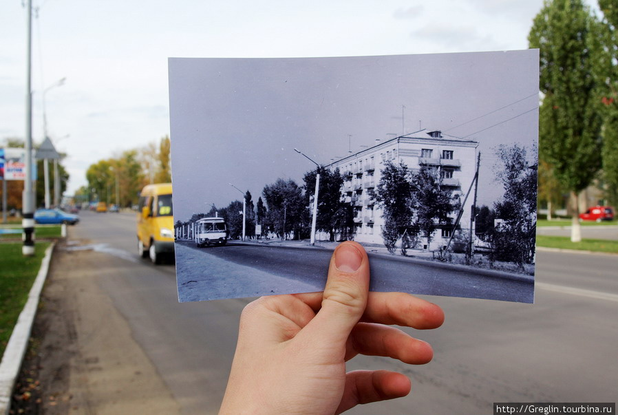 центральная улица Пролетарская (пересечение с ул. Белинского)
фотография 1978 года 
одна из первых 5этажек Россошь, Россия