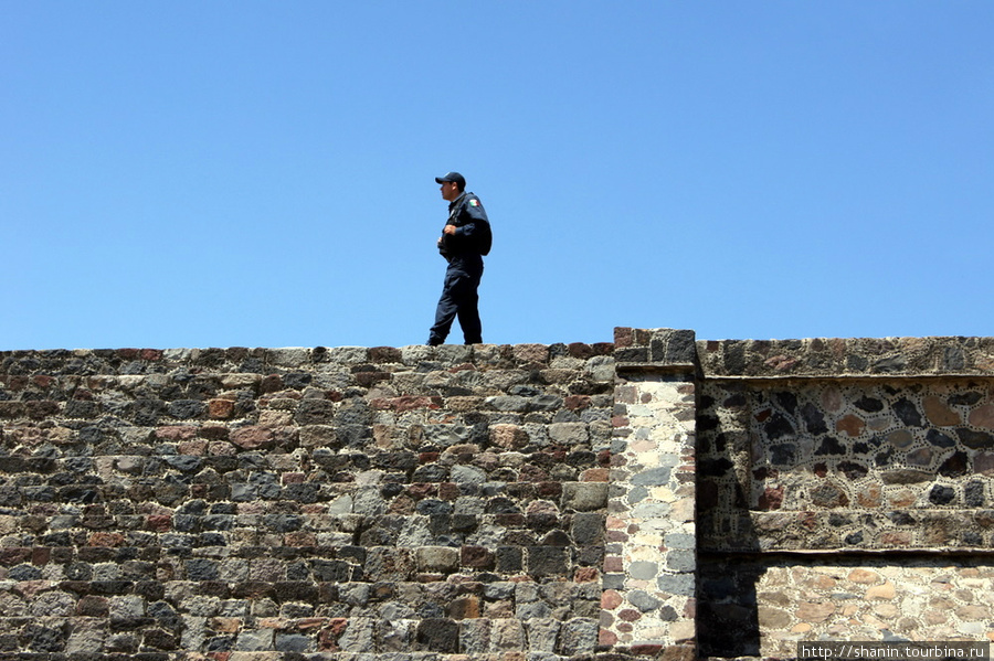 Охранник Теотиуакан пре-испанский город тольтеков, Мексика