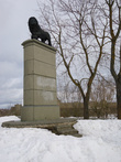 Памятник Шведский Лев
Памятник погибшим 19 ноября 1700 года под Нарвой в битве между войсками шведского короля Карла XII и русского царя Петра I.