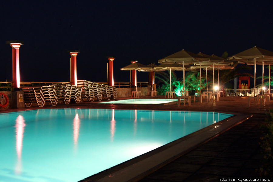 бассейн в отеле Остров Крит, Греция