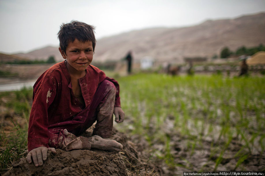Смотрите, какие милые детишки! Файзабад, Афганистан