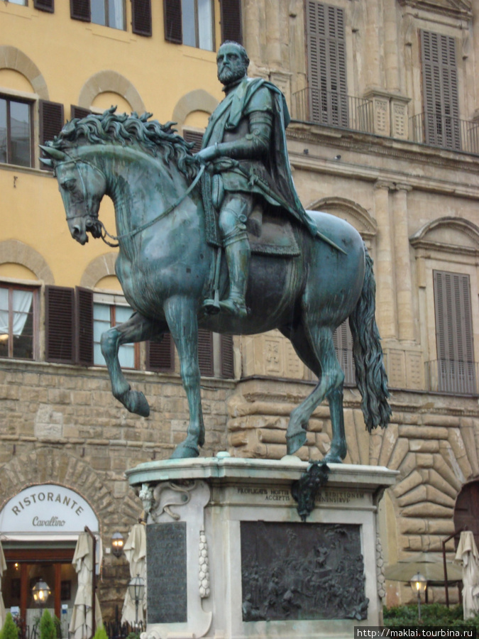 Флоренция. Статуя Козимо 1 Медичи. Флоренция, Италия