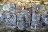 Каменные маски в храме больших каменных масок в Едзне