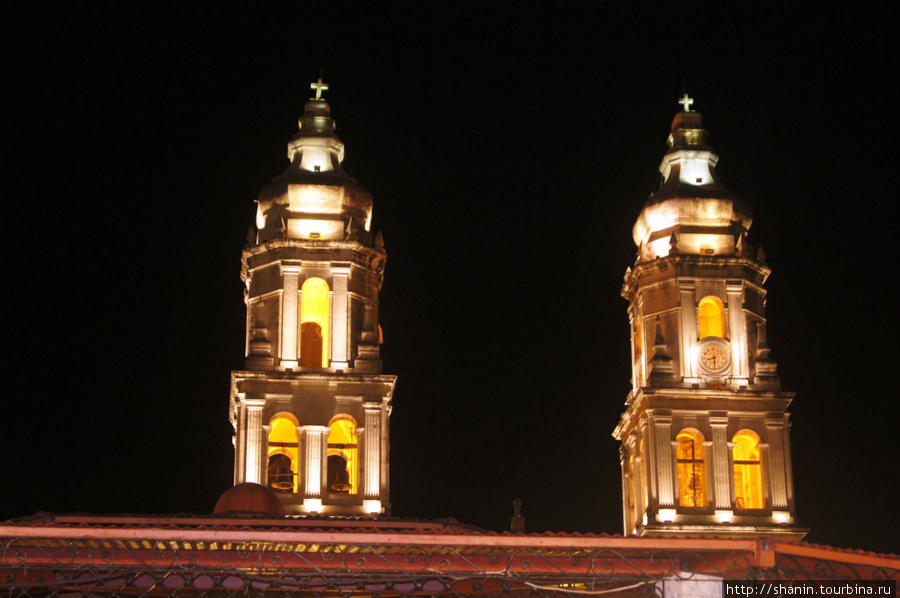 Колокольни собора в Кампече Кампече, Мексика