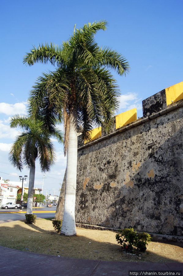 Кусок крепостной стены Кампече, Мексика