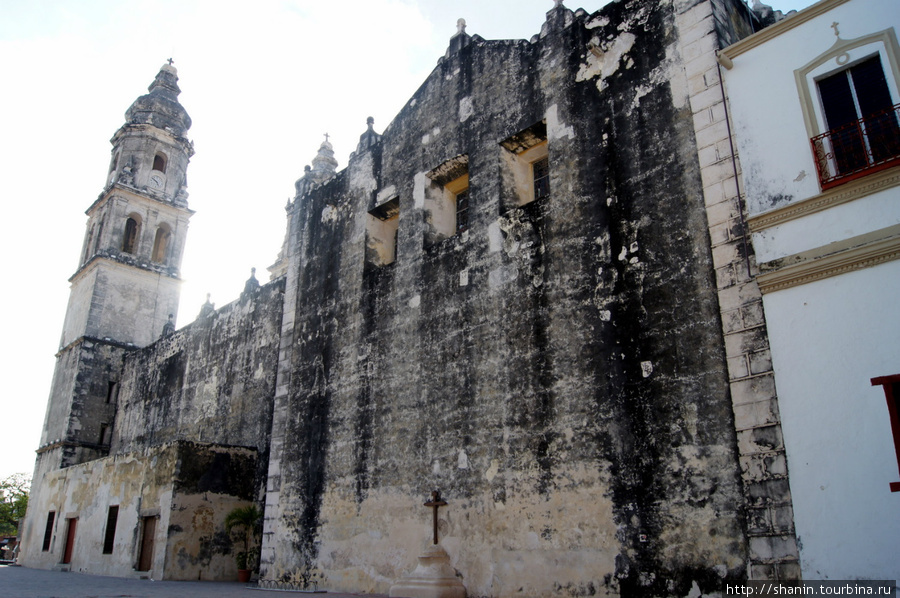 Старая церковь Кампече, Мексика