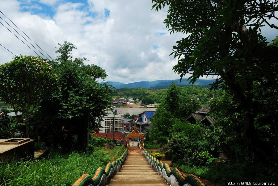 Дорога к облакам Хуэйсай, Лаос