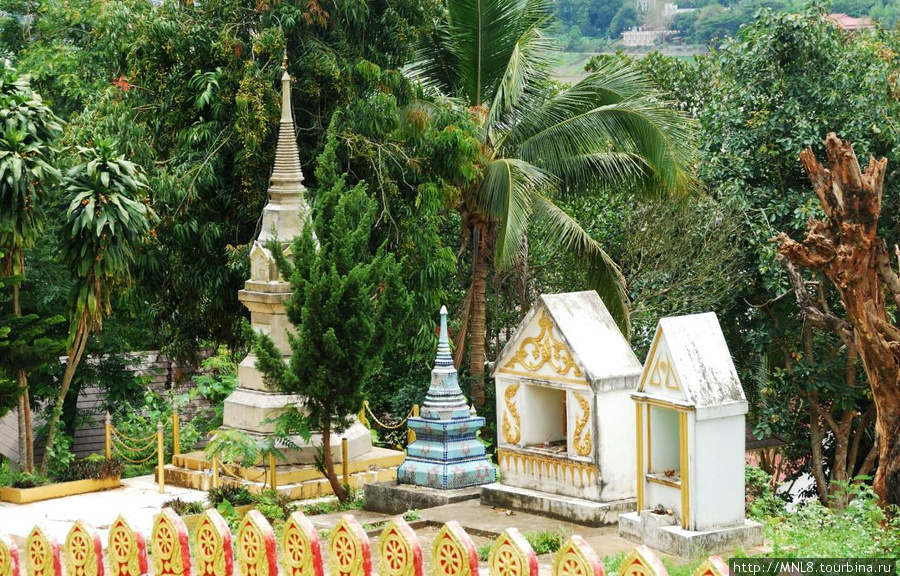 могилки Хуэйсай, Лаос