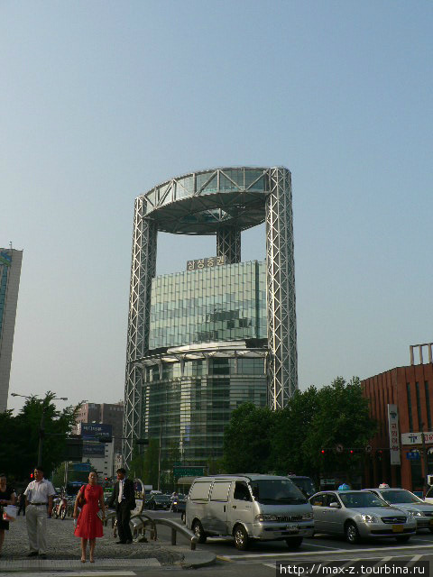 Небоскреб Самсункг. Некогда это была штаб-квартира электронного гиганта. Сеул, Республика Корея