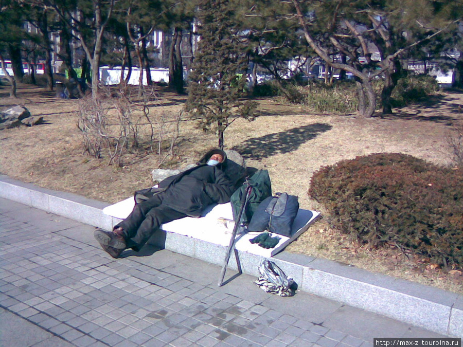 И а Сеуле есть бездомные. Сеул, Республика Корея