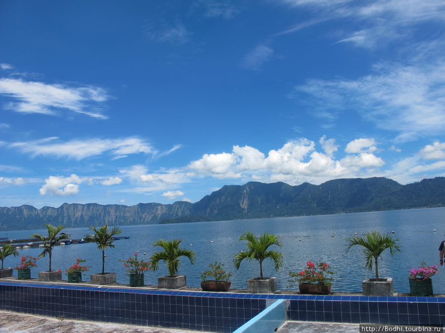 Озеро Маниджао, Суматра, Индонезия Озеро Маниджао, Индонезия