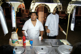 Вечером в Кампече еду готовят и продают на улице