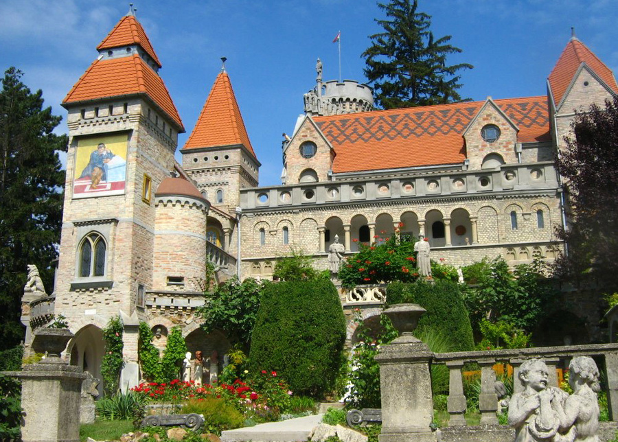 Альба Регия, Замок Вечной любви Венгрия