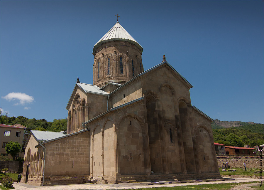 Монастырь Самтавро — комплекс из Самтавро-Преображенской церкви и женского монастыря святой Нины Мцхета, Грузия