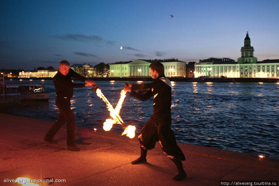 Fire Show | Адмиралтейская набережная Невы Санкт-Петербург, Россия
