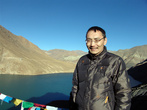 Я на озере Ямдрок Цо в Тибете.