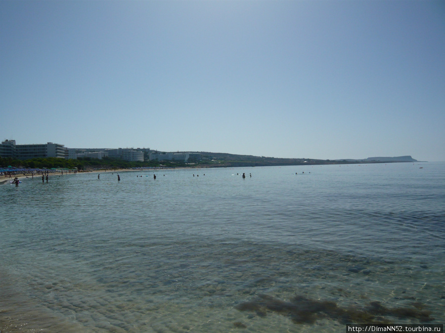 Центральный городской пляж в Айя-Напе. Кипр