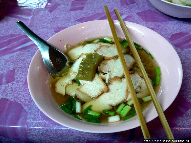 Уличная еда - суп-лапша Бангкок, Таиланд