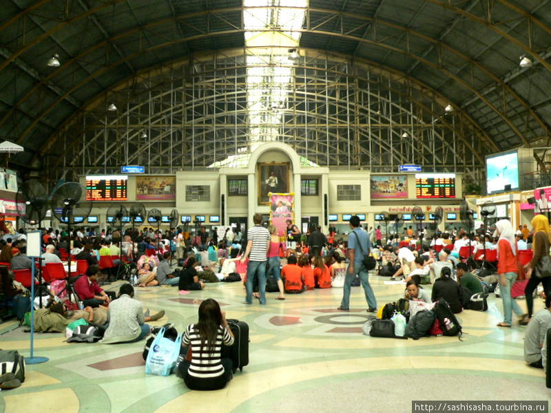 Главный вокзал Бангкока Hua Lamphong Бангкок, Таиланд