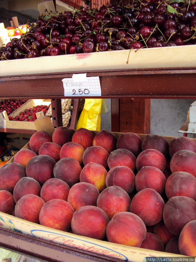 Персики и черешня. Цены 14 июня 2011 года