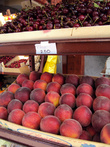 Персики и черешня. Цены 14 июня 2011 года