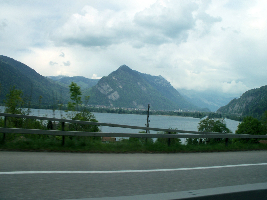 Дорога в долину водопадов Лаутербрюнен, Швейцария