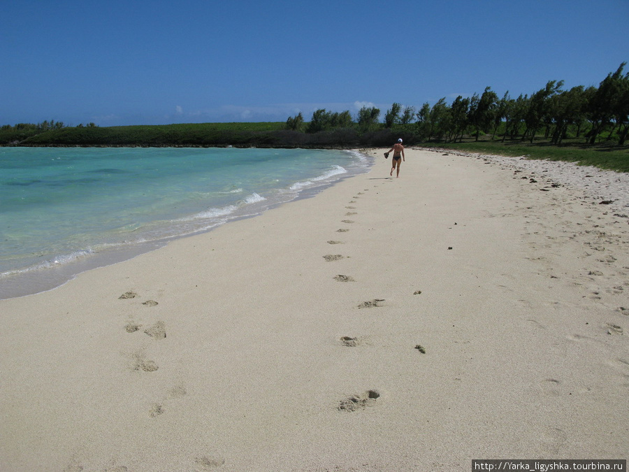 Песчаный пляж Порт-Матурин, остров Родригес, Маврикий